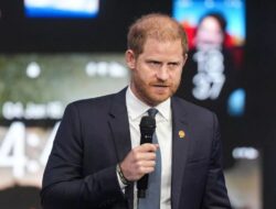 Hari Ini Pangeran Harry Kembali Di Inggris, Tanpa Meghan Markle