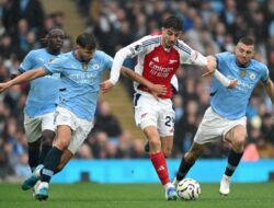 10 Olahragawan Arsenal Curi Nilai Ke Markas Manchester City